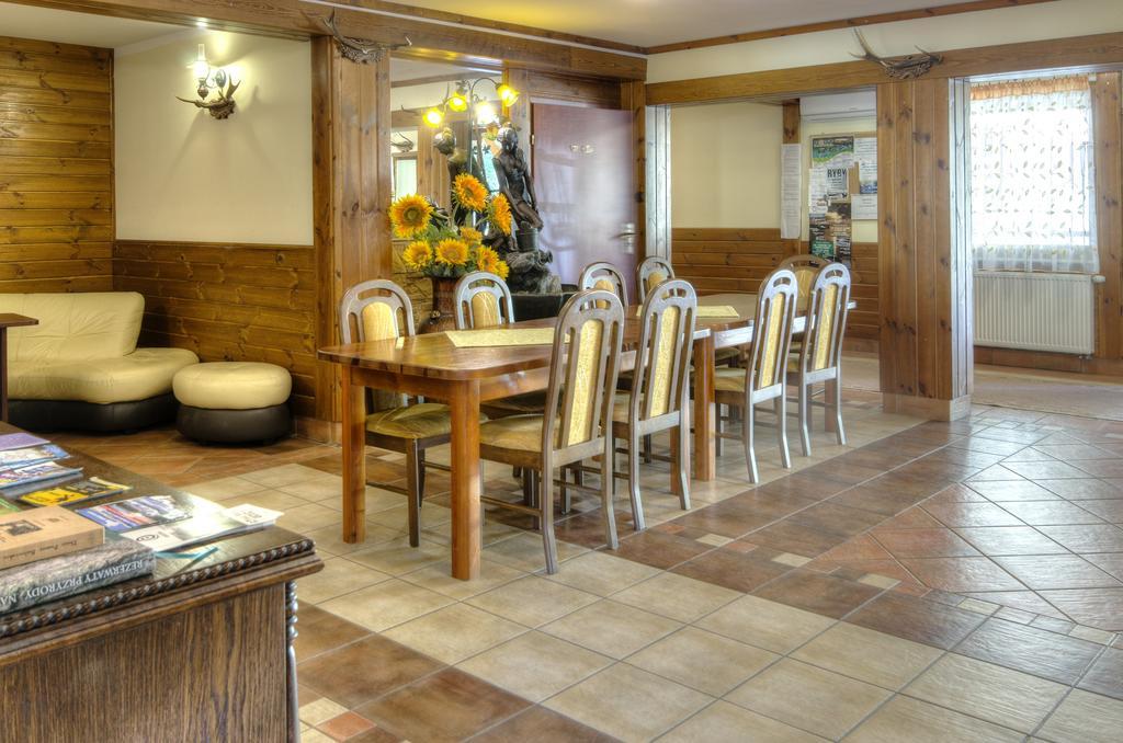 Augustowia Hotel Bagian luar foto