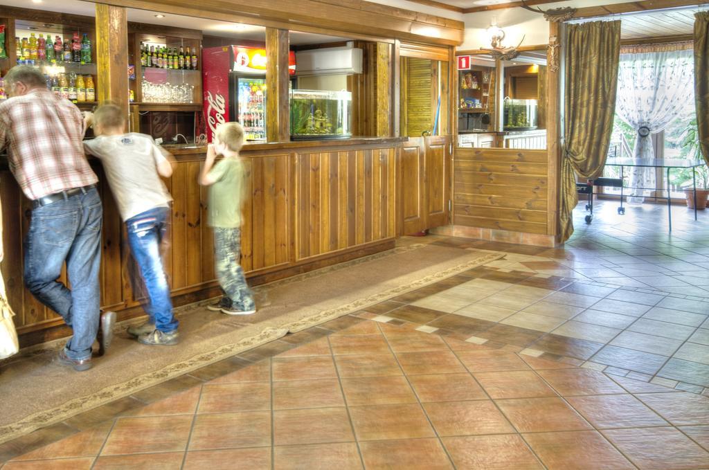 Augustowia Hotel Bagian luar foto