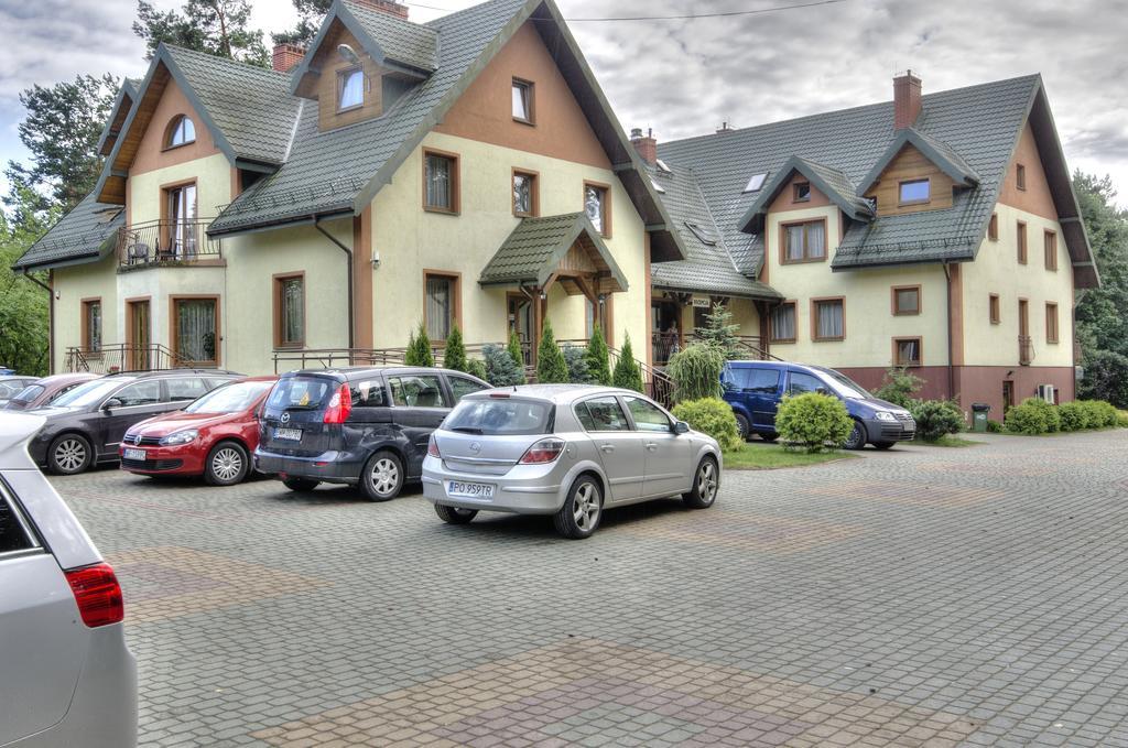 Augustowia Hotel Bagian luar foto