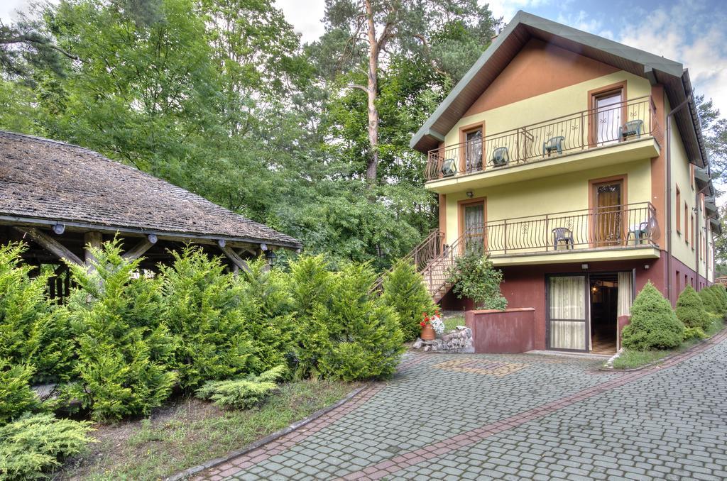 Augustowia Hotel Bagian luar foto