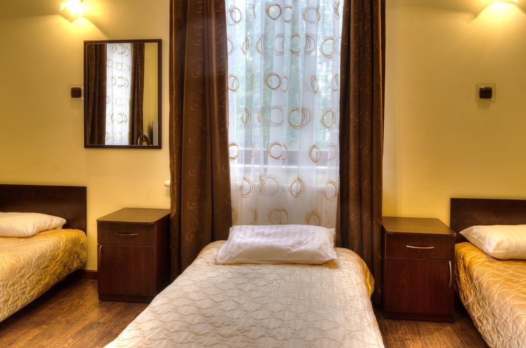 Augustowia Hotel Bagian luar foto