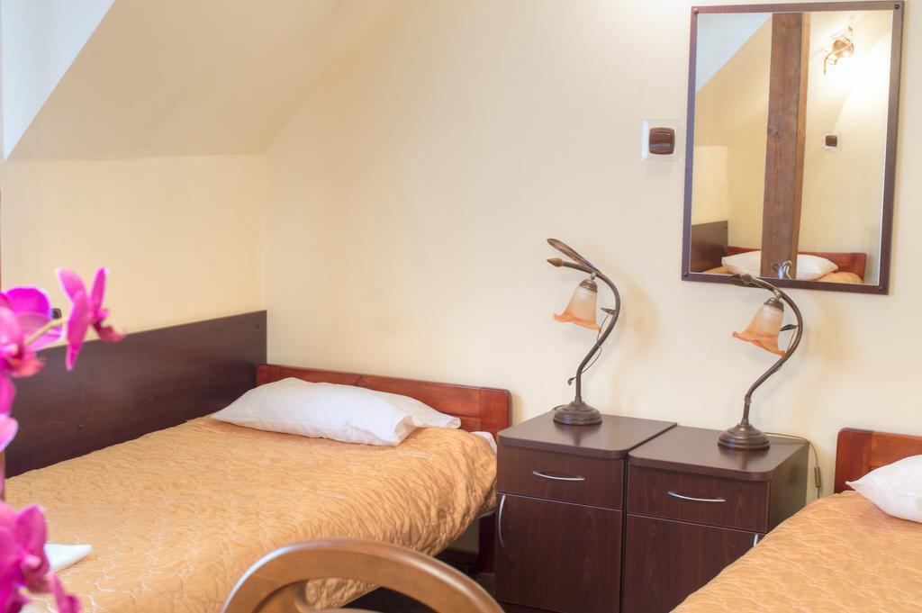 Augustowia Hotel Bagian luar foto
