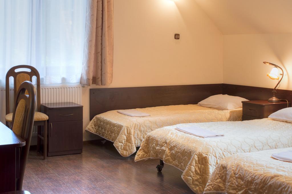 Augustowia Hotel Bagian luar foto