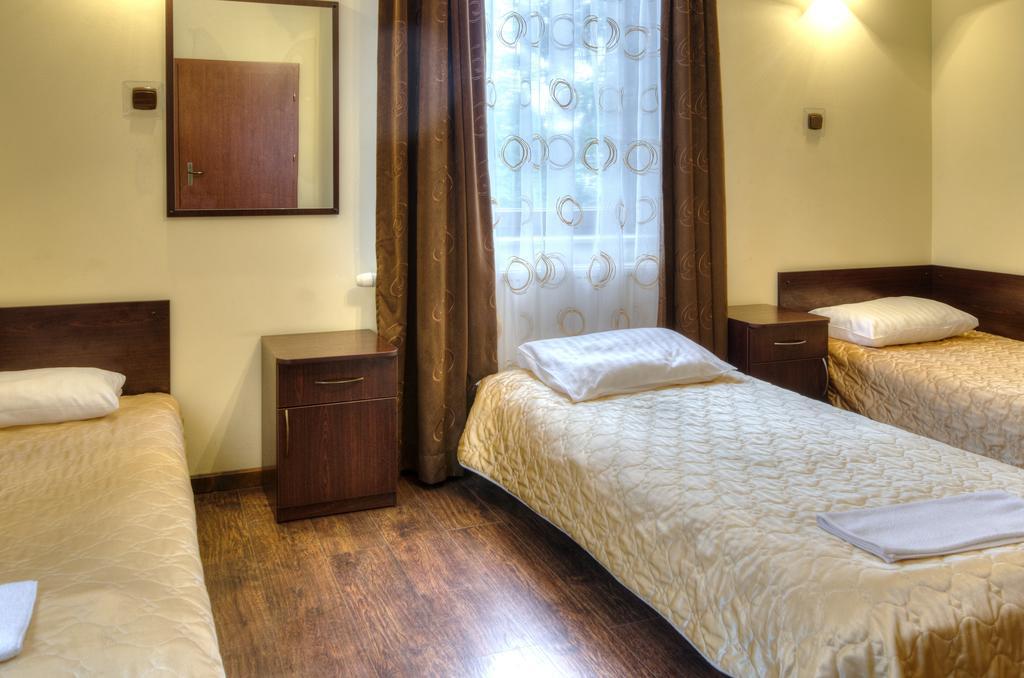 Augustowia Hotel Bagian luar foto