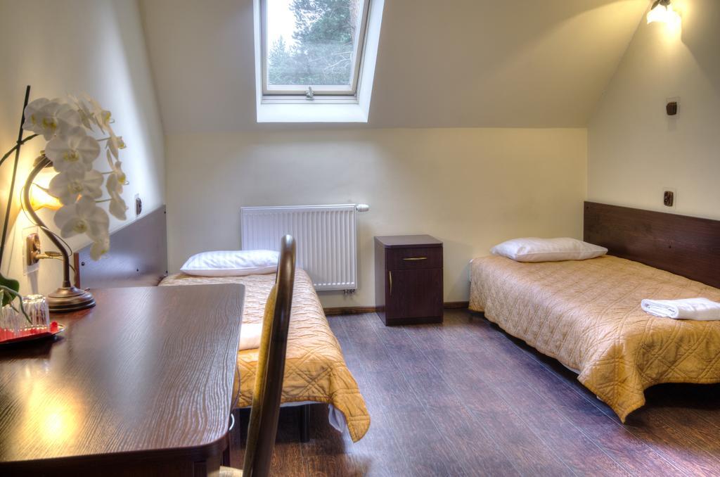 Augustowia Hotel Bagian luar foto