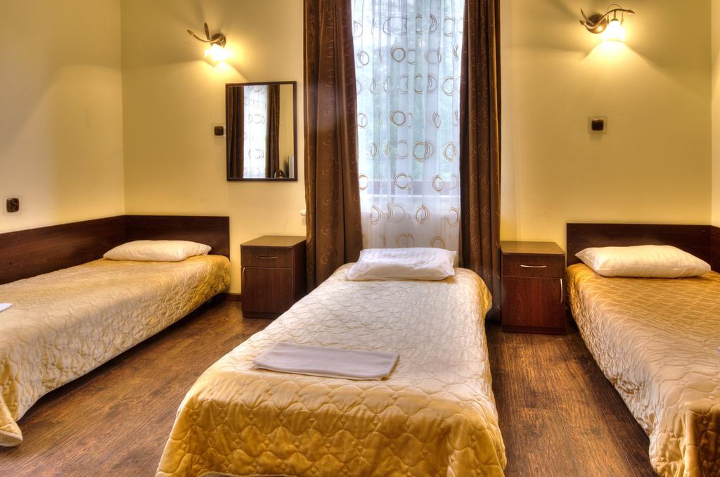 Augustowia Hotel Bagian luar foto