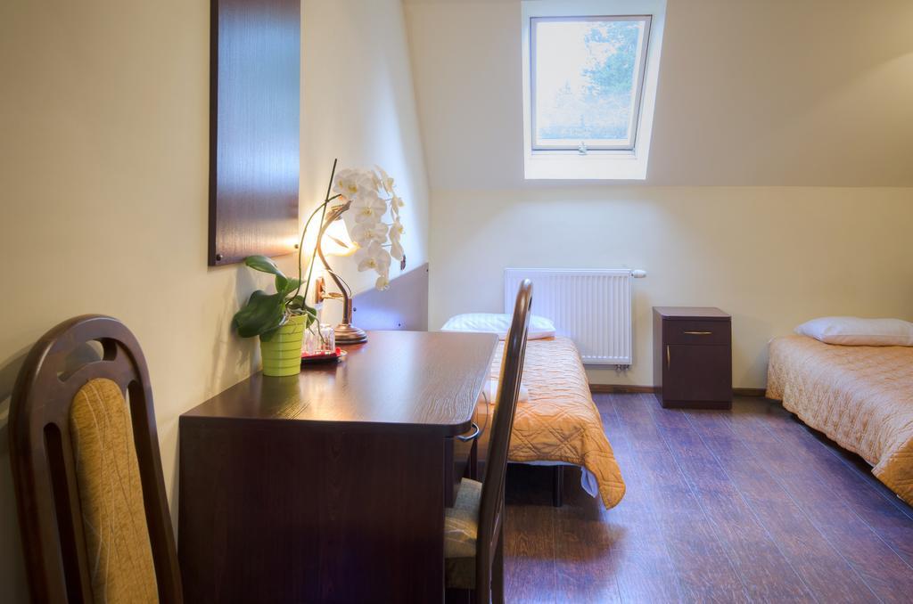 Augustowia Hotel Bagian luar foto