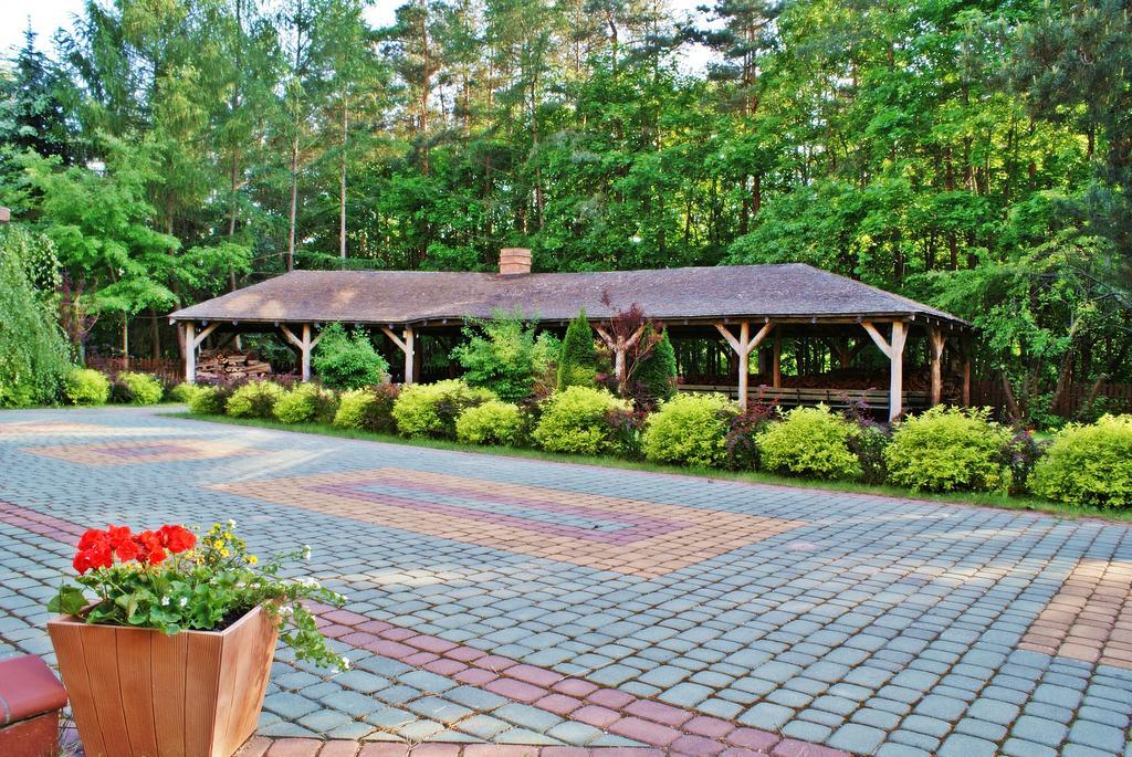 Augustowia Hotel Bagian luar foto