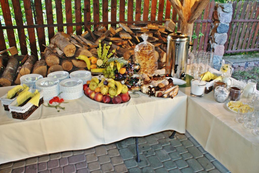 Augustowia Hotel Bagian luar foto