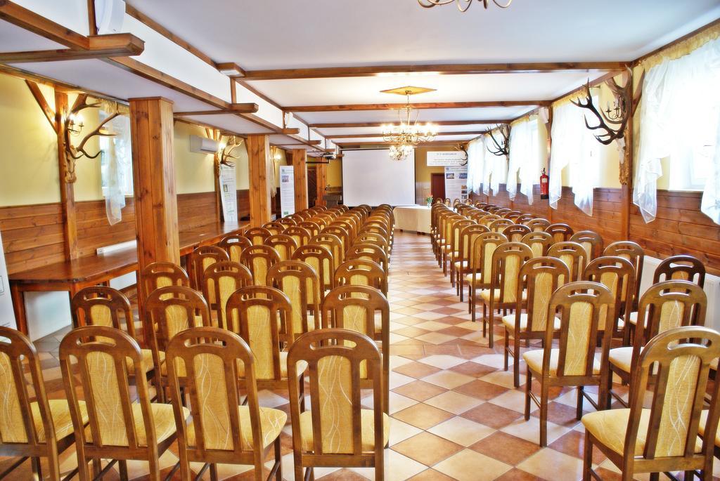 Augustowia Hotel Bagian luar foto