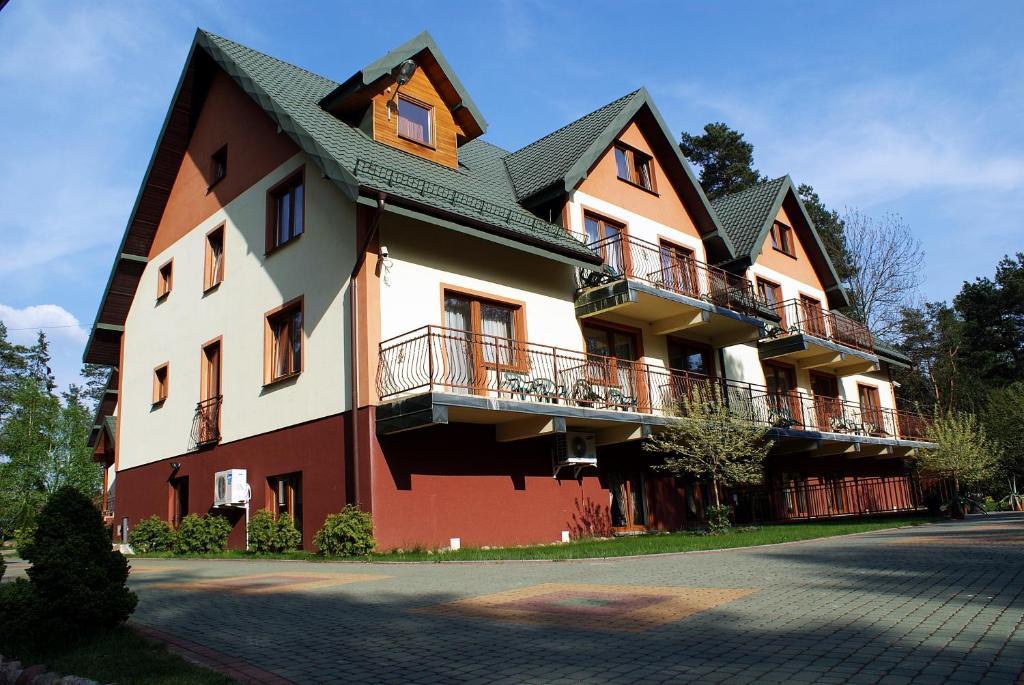 Augustowia Hotel Bagian luar foto