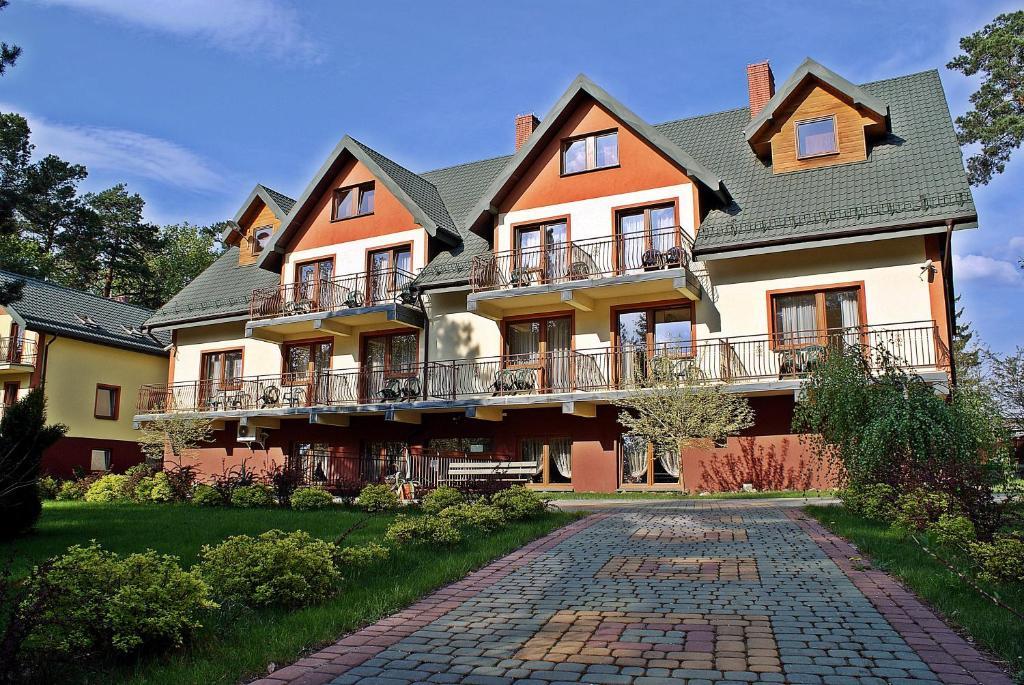 Augustowia Hotel Bagian luar foto