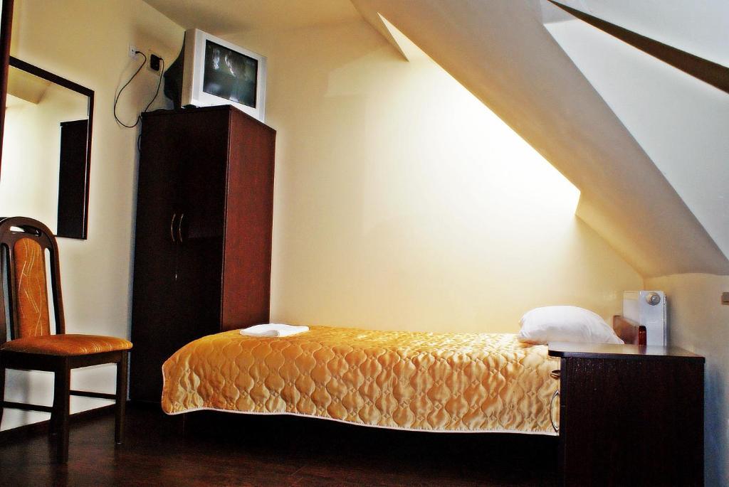 Augustowia Hotel Bagian luar foto